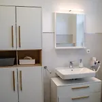 4 Sterne , 65 Qm 아파트