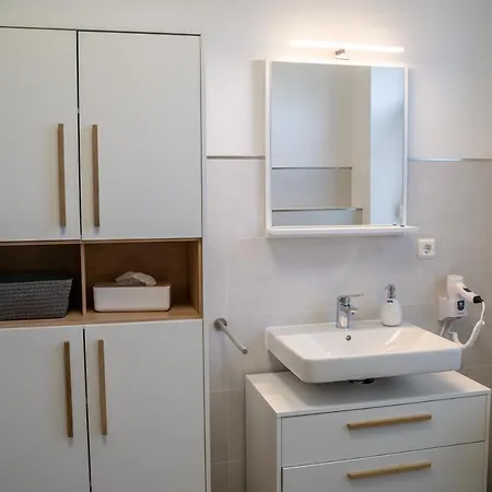 4 Sterne , 65 Qm Apartament